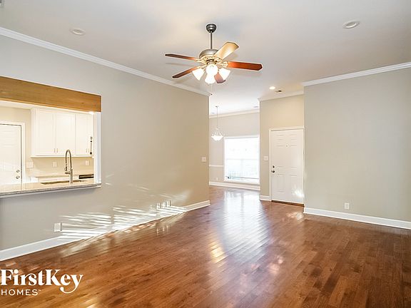 2nd image of 1800 Patricia Dr