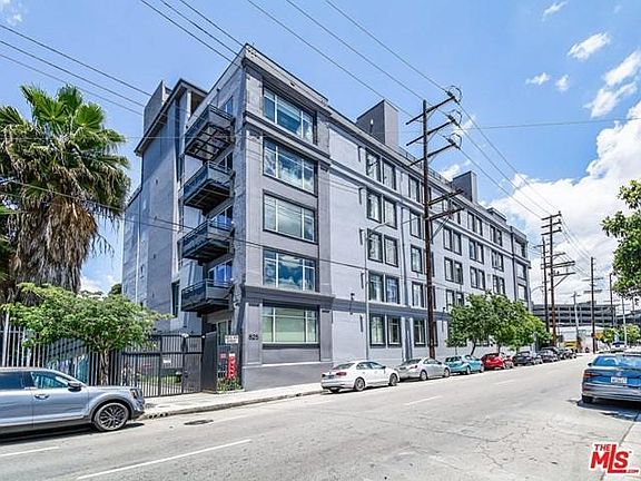 2nd image of 825 E 4th St APT 501