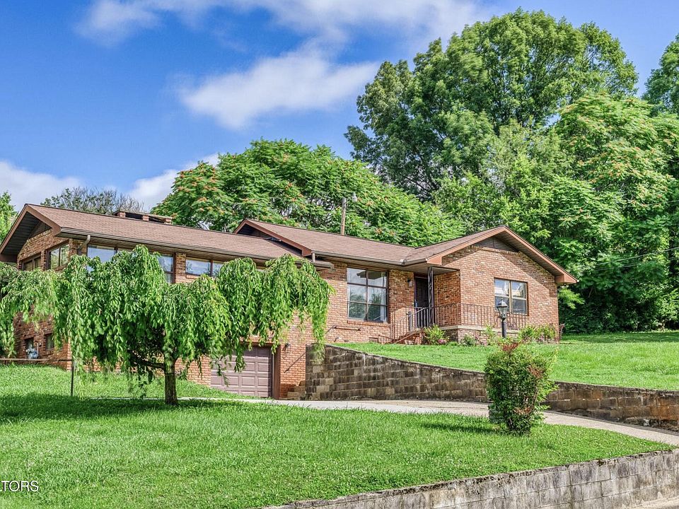 1st image of 721 Woodview Dr