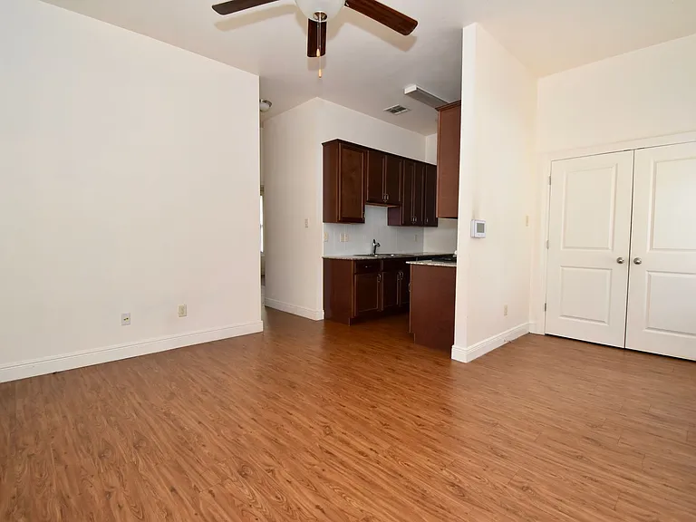 2408-2464 W Barnett Springs Ave — Photo 4