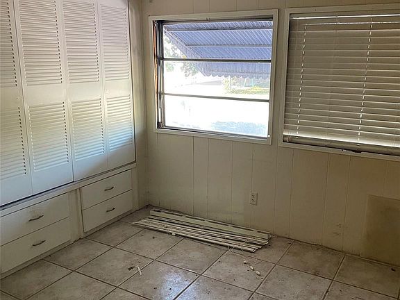 4th image of 1670 SW 84th Avenue