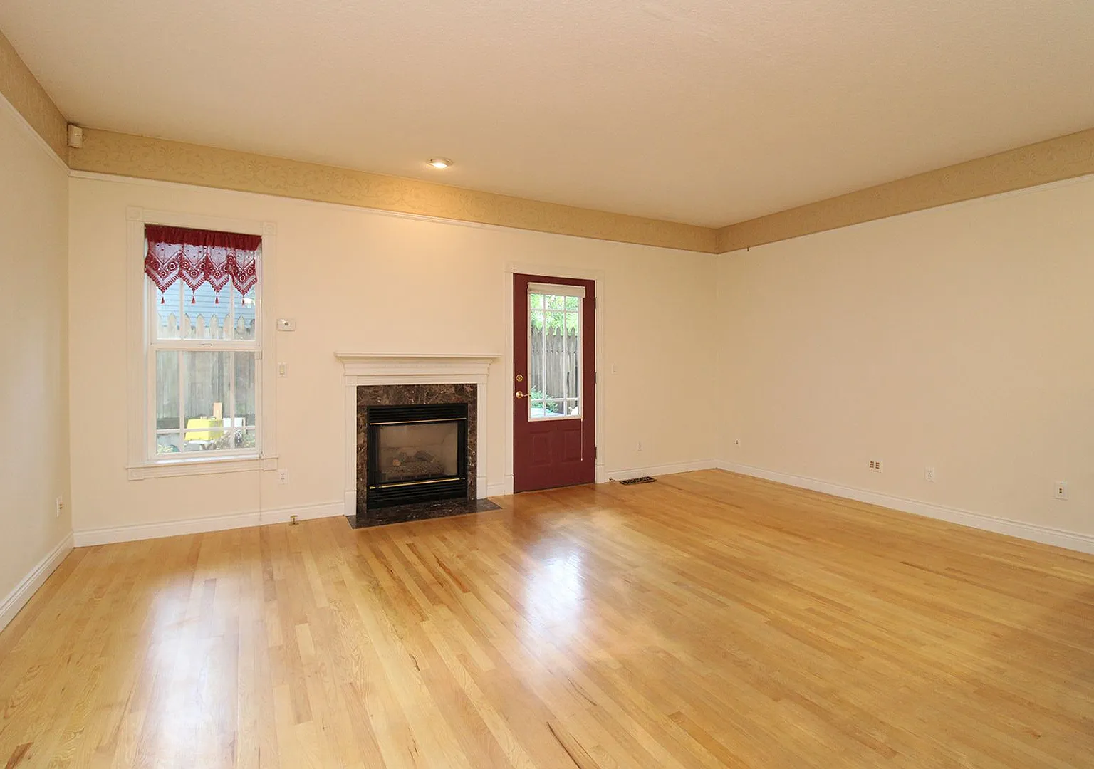Prime Sellwood Location | 2-Bedroom with Ensuite Bedrooms & Private Balconies — Photo 4
