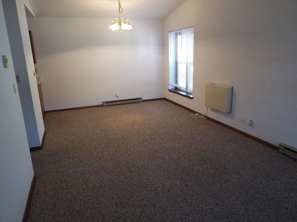 2nd image of 4082 Applewood Ln