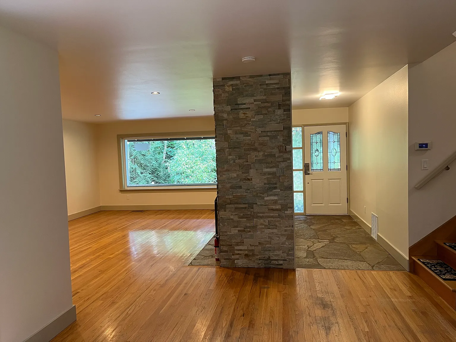 5 bed, 2600 sqft, $4,750 — Photo 2