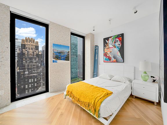 3rd image of 16 W 40th St #27C