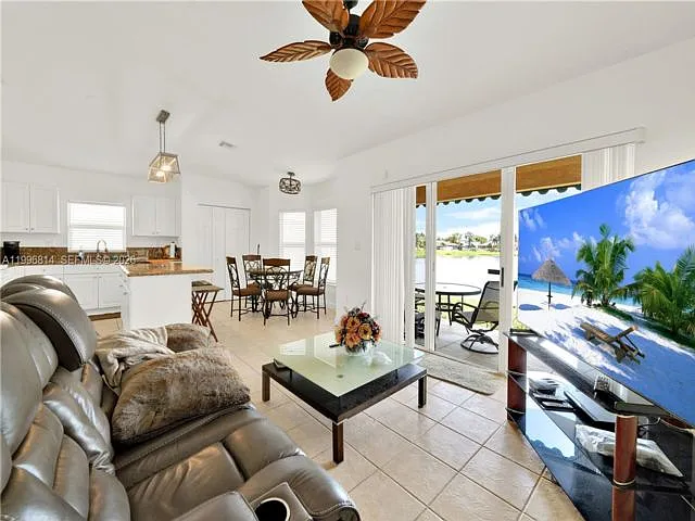 12046 SW 133rd Ter — Photo 3