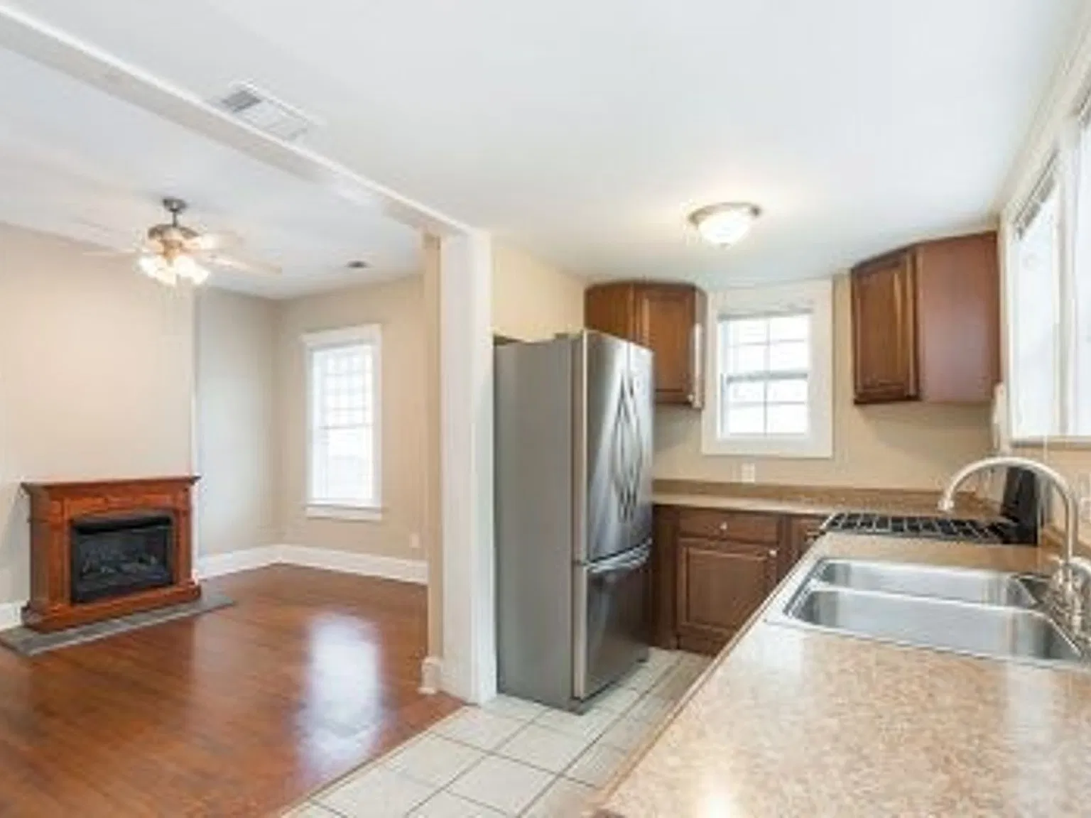 679 Triplex — Photo 2