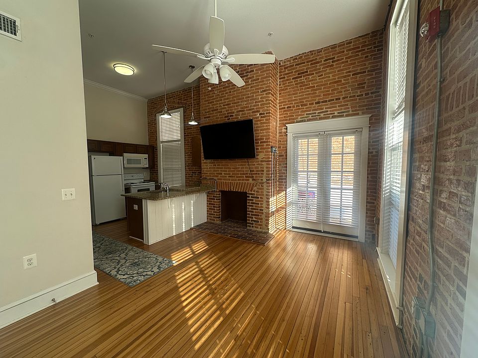 1st image of 8 Maryland Ave APT 1B