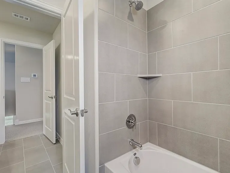 410 Stagg St — Photo 11