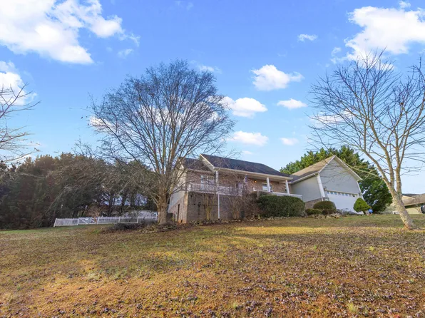 1850 Pheasant Crossing Dr, Dandridge, TN 37725