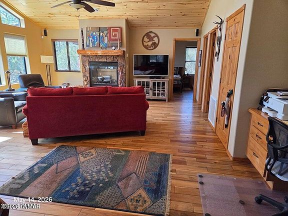 5th image of 2974 Arrowhead Dr
