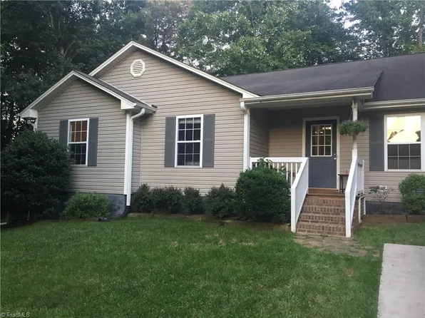 8761 Willow Springs Ln, Belews Creek, NC 27009