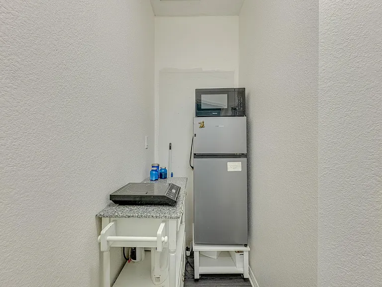 8908 Pepper Rock Dr — Photo 31
