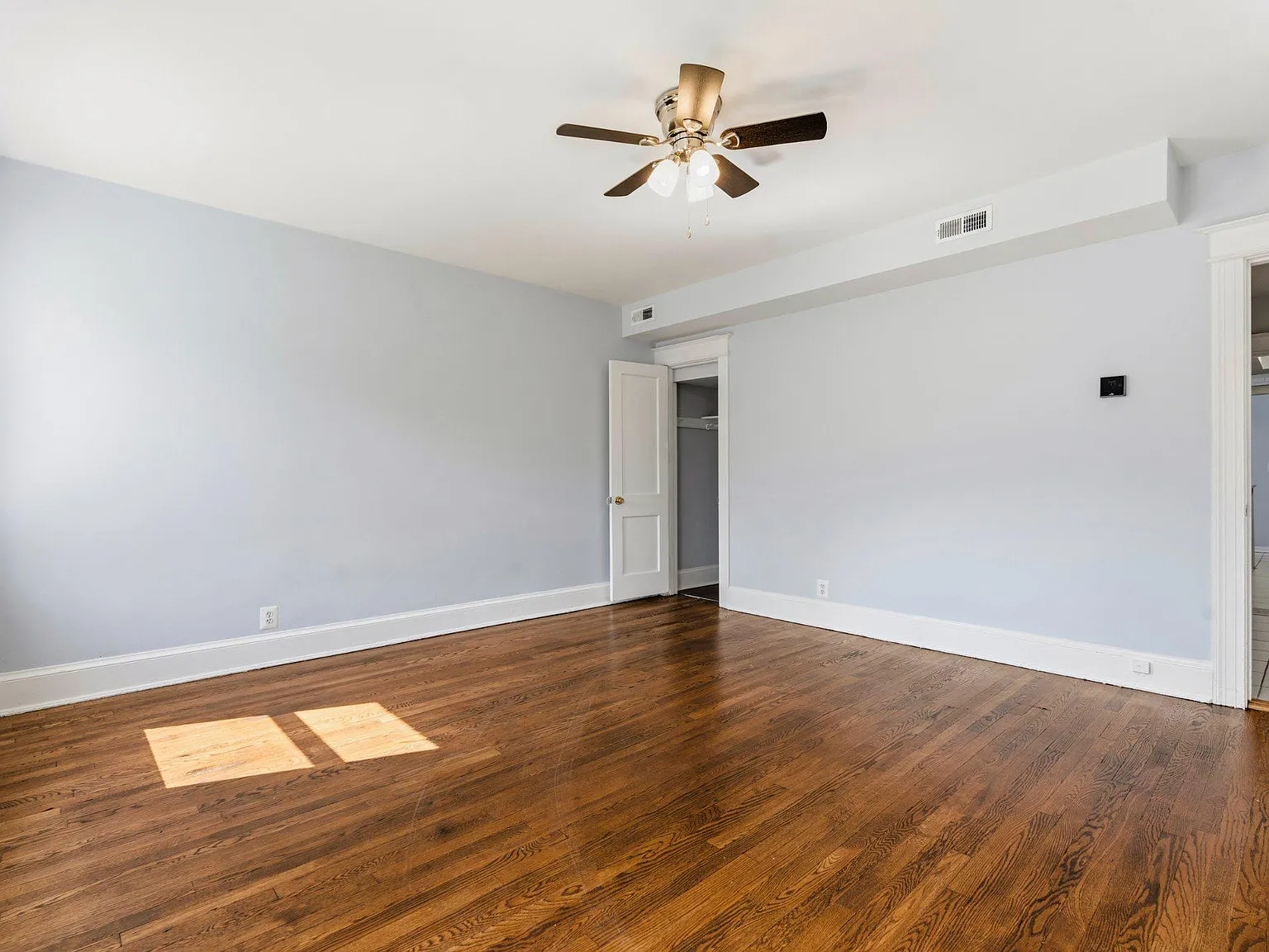 2 bed, 1.0 bath, 925 sqft, $1,800 — Photo 4