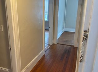 554 Washington St APT 11, Wellesley, MA 02482