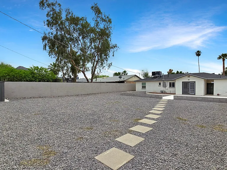 1216 E Desert Park Ln — Photo 28