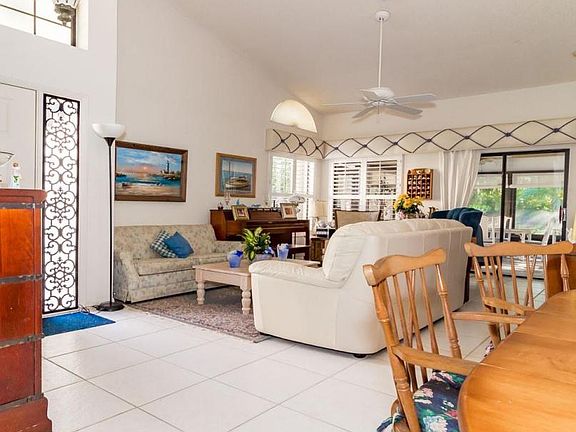 3rd image of 4809 Brighton Lakes Blvd