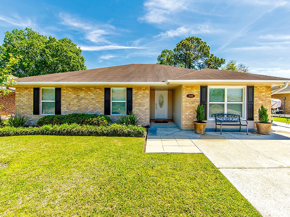 1st image of 1309 Cottage Dr