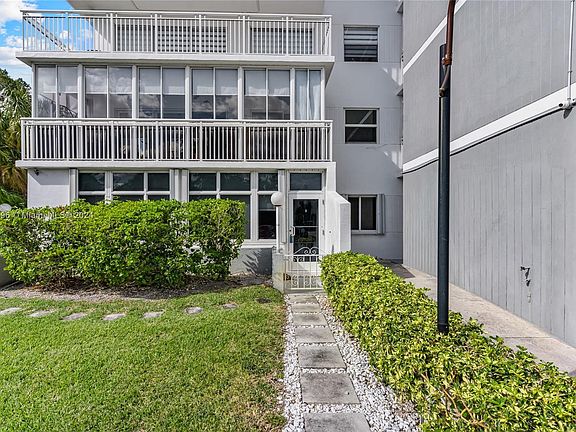 3rd image of 3800 Hillcrest Dr APT 102