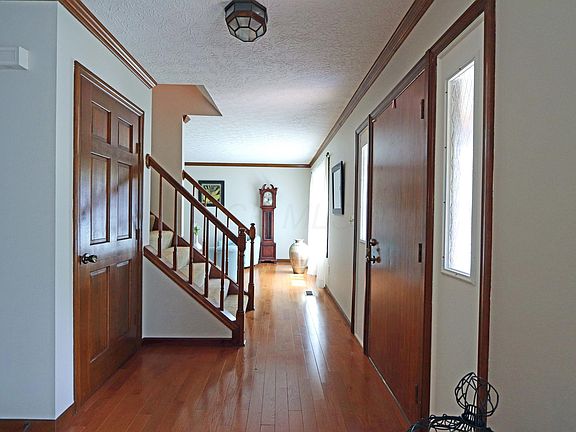 3rd image of 270 Clover Ct