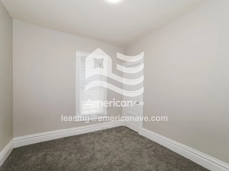 1573122_009_wm_-_main_bedroom_12910894.jpg