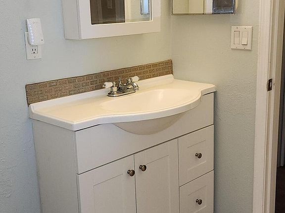 5th image of 4200 Montgomery Blvd NE APT 200