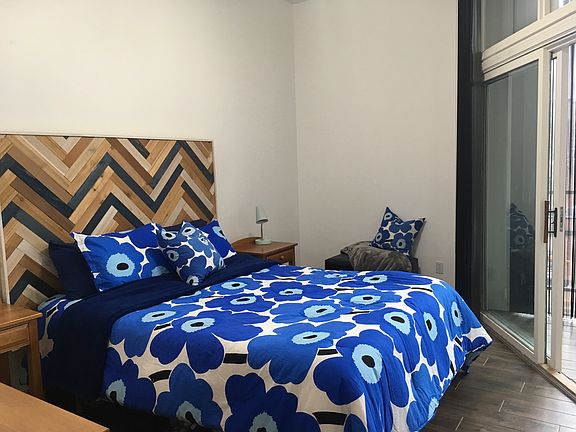 5th image of 4570 Laclede Ave #3010