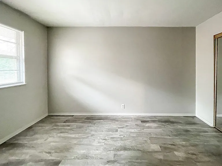 2310 N Oakwood Ave #2 — Photo 10