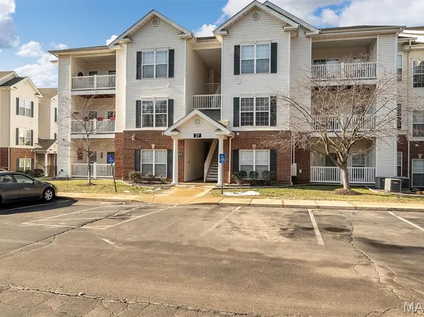 27 Kassebaum Ln APT 202, Saint Louis, MO 63129