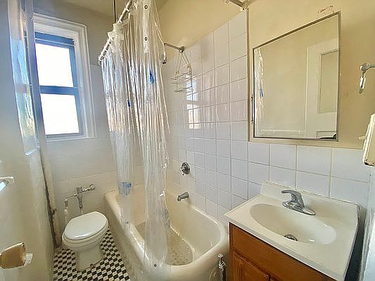 3rd image of 2075 E 16th St APT 4F