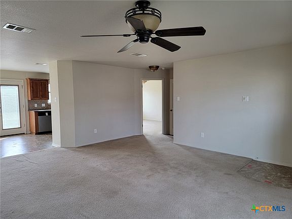 5th image of 3505 Logsdon St