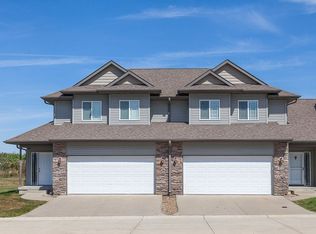 1848 Goose Lake Cir, North Liberty, IA 52317