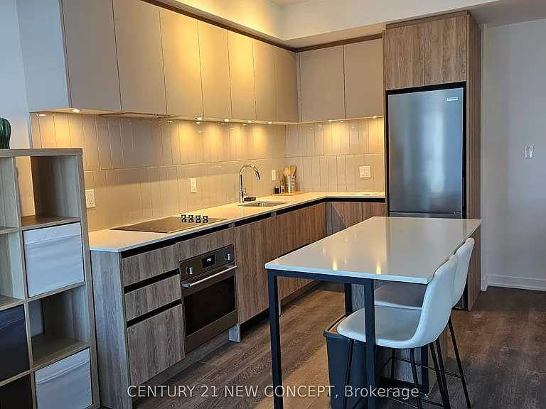 7950 Bathurst St #1018A — Photo 9