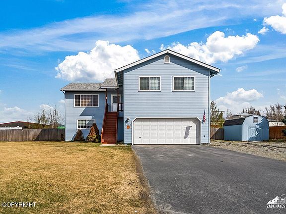 3rd image of 1175 N Angus Loop