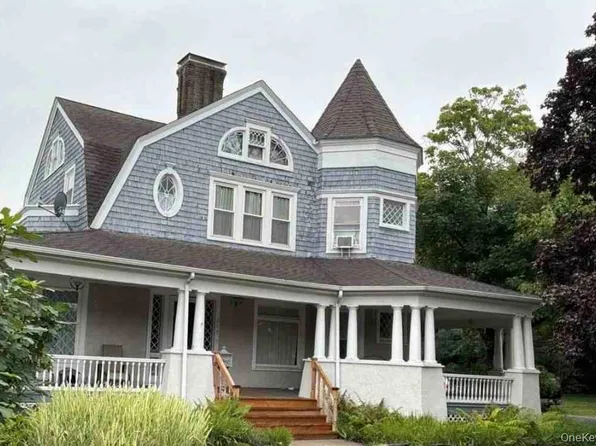 258 N Ocean Avenue, Patchogue, NY 11772