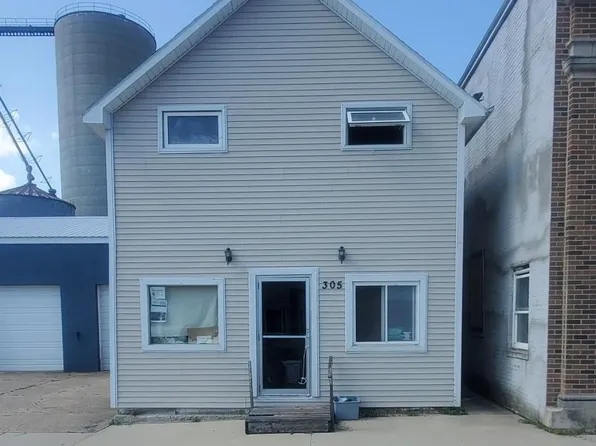 305 3rd St, Grafton, IA 50440