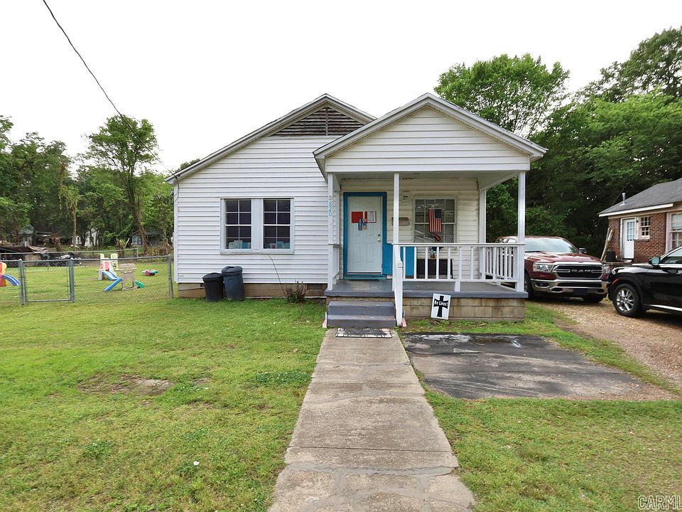 1st image of 820 Wade St