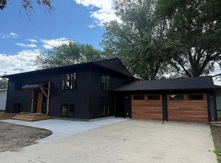 100 Edgewood Dr, Redwood Falls, MN 56283