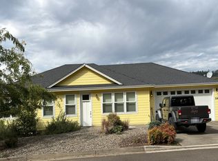 640 N View Dr, Winchester, OR 97495