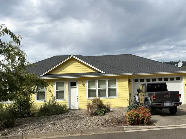 640 N View Dr, Winchester, OR 97495