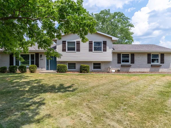 15707 Bluffton Rd, Fort Wayne, IN 46819