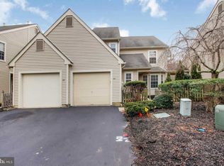 102 Woodlake Dr, Marlton, NJ 08053