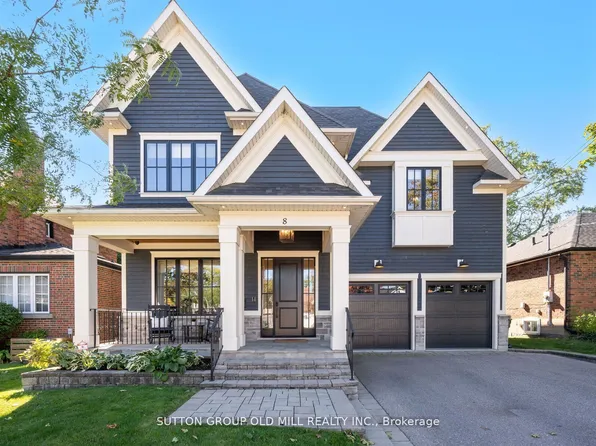8 Cumberland Dr, Mississauga, ON L5G 3M6