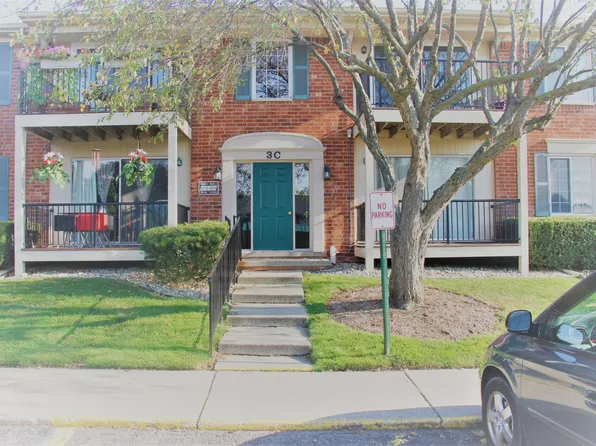 12041 Ina Dr #82, Sterling Heights, MI 48312