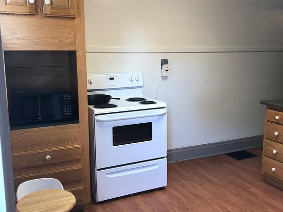 3rd image of 104 W Patterson Ave