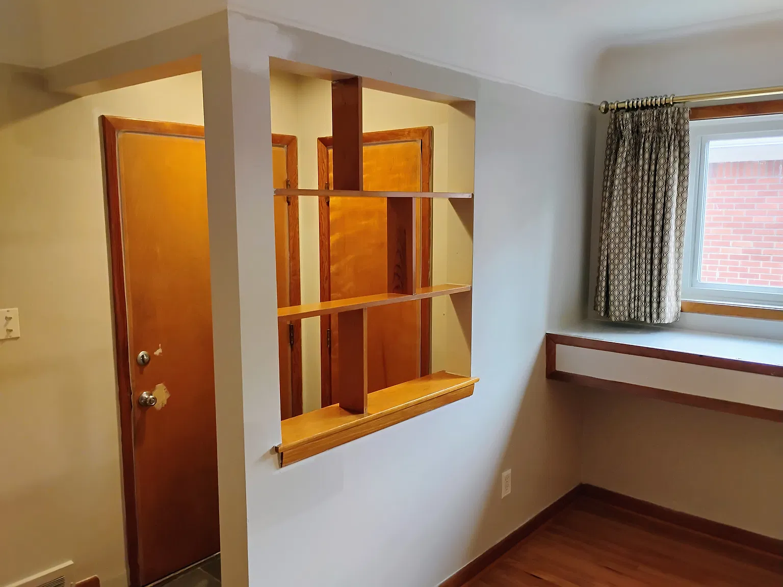 3 bed, 1067 sqft, $2,100 — Photo 4