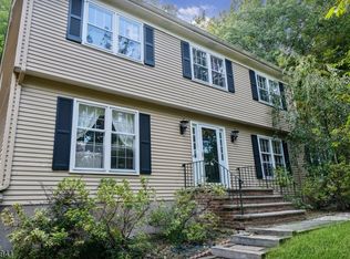 608 Mountain Rd, Kinnelon, NJ 07405