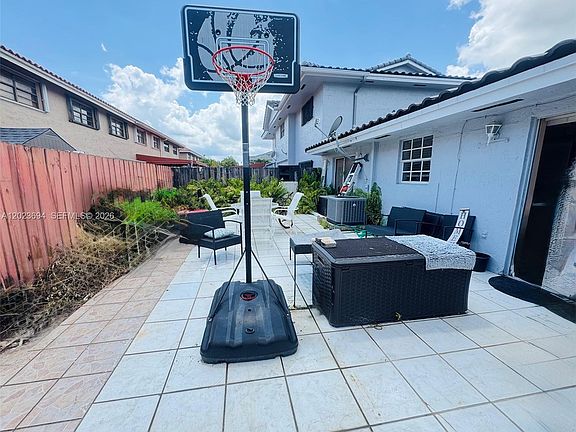 4th image of 10904 NW 7th St #201