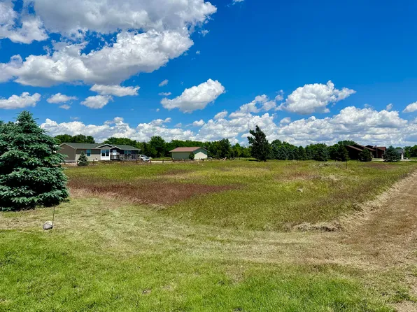 312 Golden Mdws, Pierre, SD 57501
