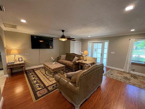 3rd image of 4650 SW 110th Ave